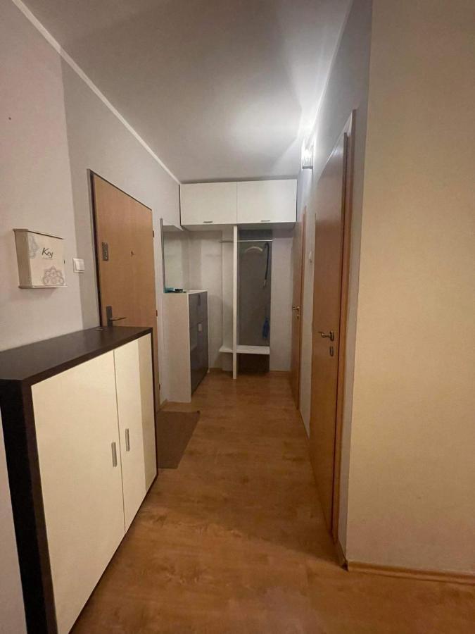 Elegant Escape Apartment - Free Parking, Easy Access To City Centre Bratislava Exterior foto